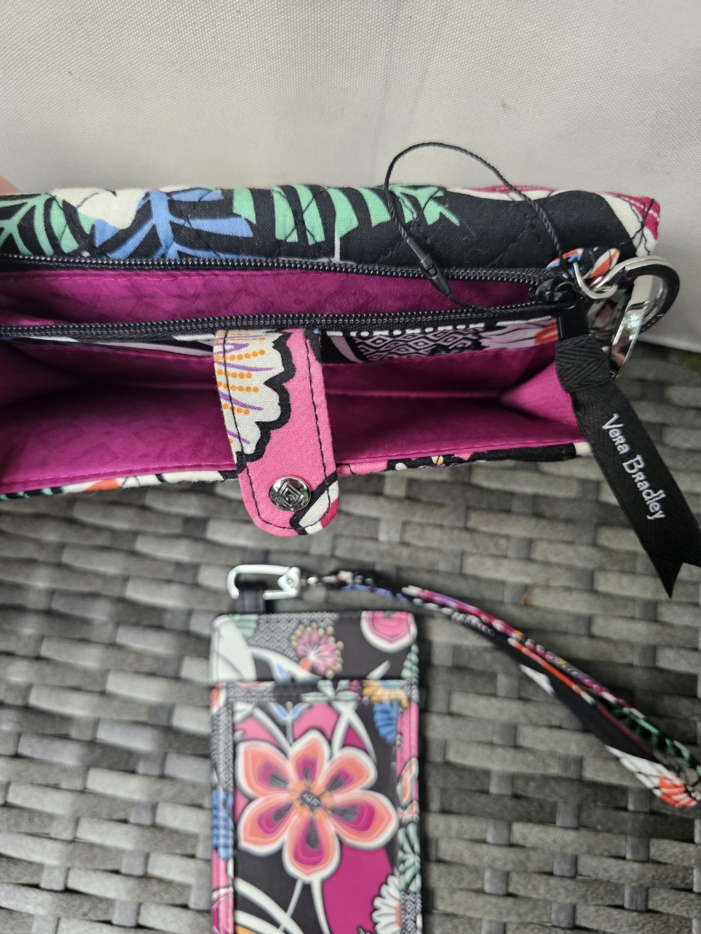 🚨SALE🚨🆕️Vera Bradley Kauai Floral RFID Smartphone Wristlet w/ ID Holder - Picture 5 of 9